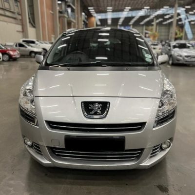 2012 Peugeot 5008 Allure