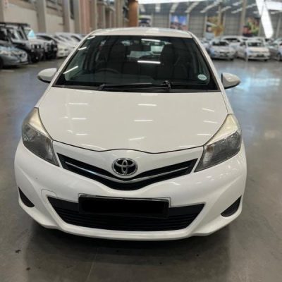 2013 Toyota Yaris XS